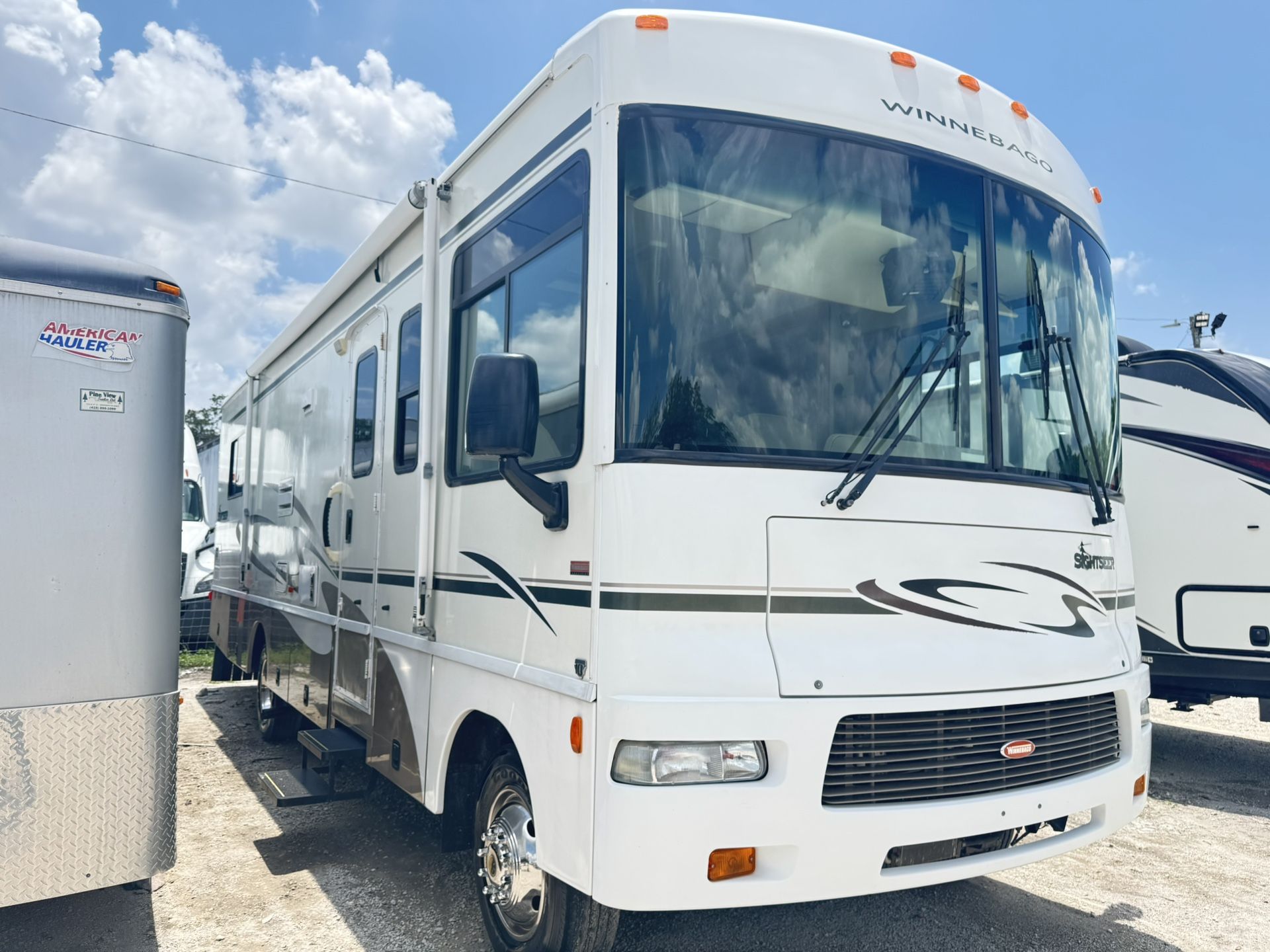 2006 Winniebago Sightseer