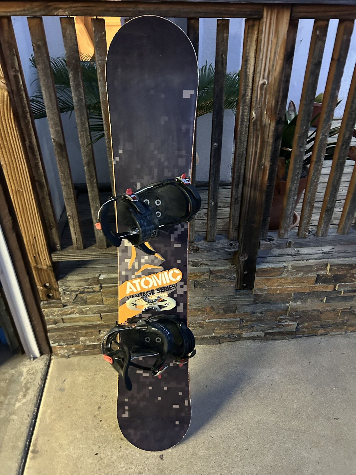 Atomic Vantage 153 Snowboard With Sims Bindings Large