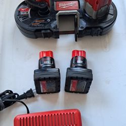 Milwaukee M12 Band Saw 2 3ah Batterys And Charger 
