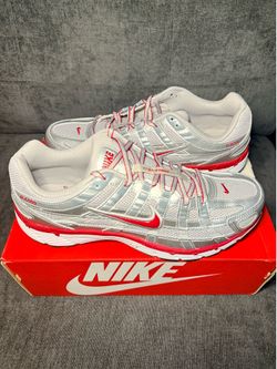 NIKE P-6000 METALLIC SILVER/GYM RED ARGENT METALLIQUE/ROUGE GYM
