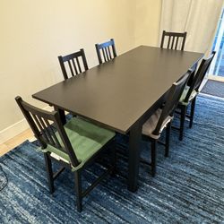 Dining Room Table And 6 Chairs 