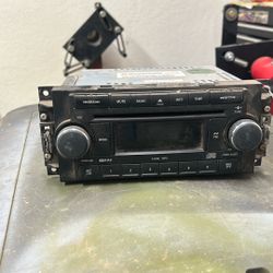 2005-2007 Dodge Magnum Radio