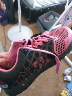 Rebook weight lifting shoes size 9.