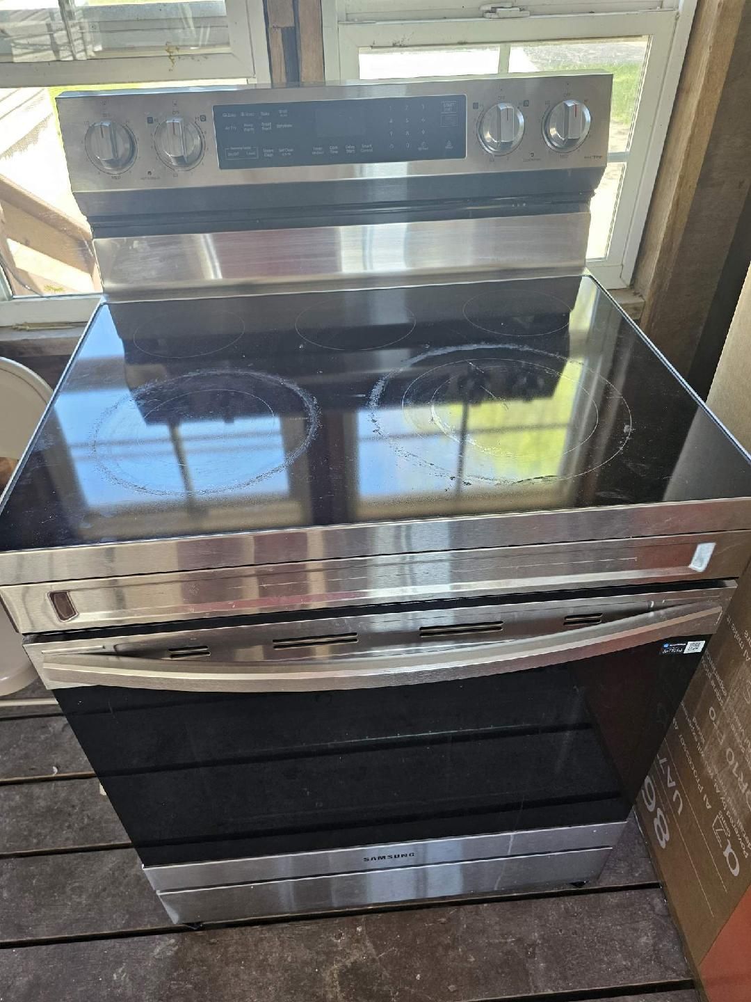 Stove with air fryer
