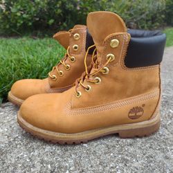 Timberland Boots Women's 10361 Wheat - Size 6