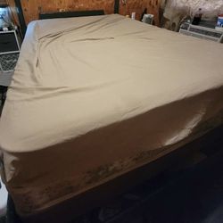 Queen Bed With Bed Frame