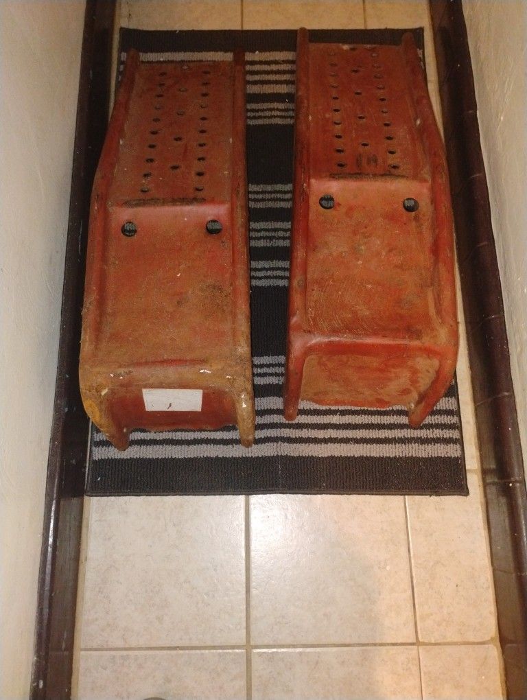 2 Aluminum Car Ramps