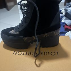 Louis Vuitton Boots 6/12