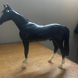 Breyer Models & Green + red Rambo Blanket