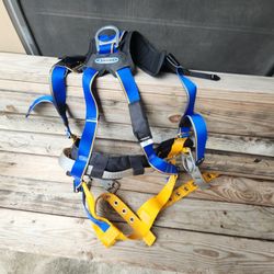 NEW Safety Harness And Yo-yo