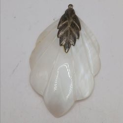 Mother of pearl pendant