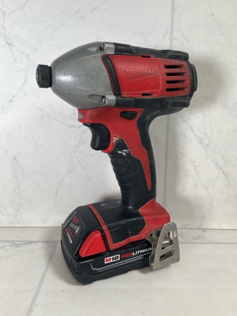 Milwaukee 2650-20 M18 18V Lithium-Ion Cordless 1/4" Hex 2-Speed Impact Driver (A1G010737)