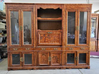 Oriental Style China Cabinet