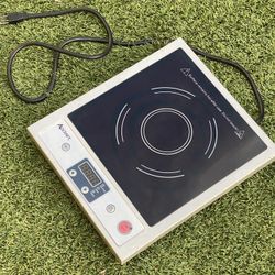 Portable Induction Cooktop (Aicook / Aigostar) – Excellent Condition