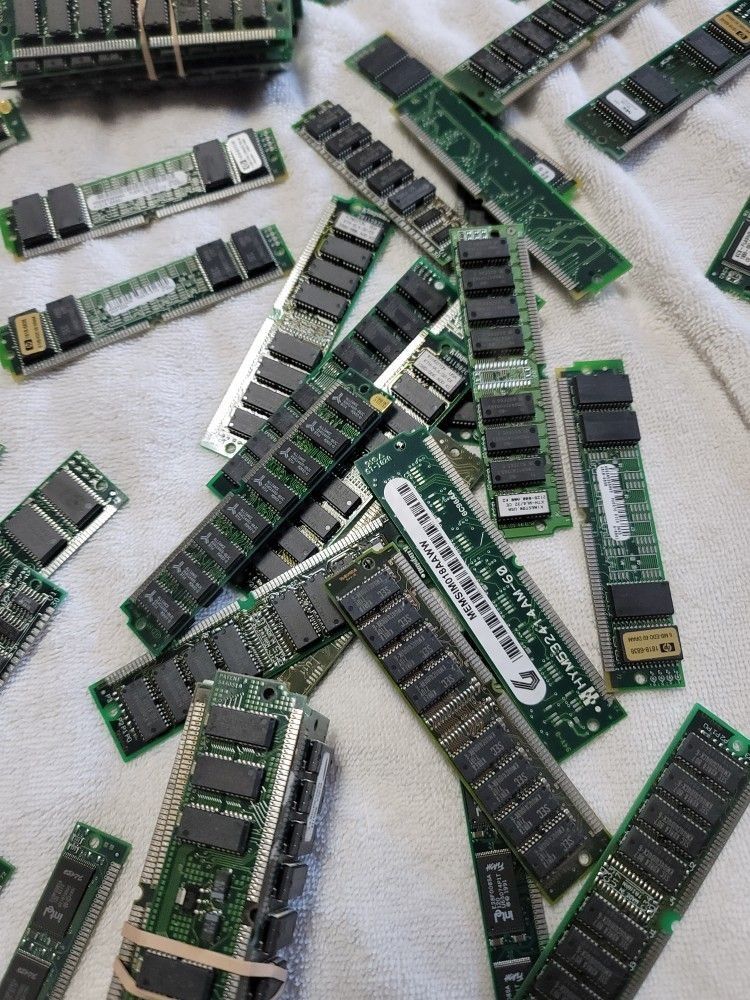 Scrap Silver Memory 2 Pounds. 65 Pieces