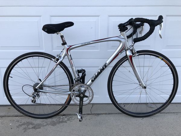Giant Ocr3 Carbon Fiber Road Bike In Excellent Condition Campagnolo Components Bicycle For Sale In Los Angeles Ca Offerup