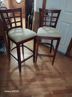 Bar Stools Or Chairs
