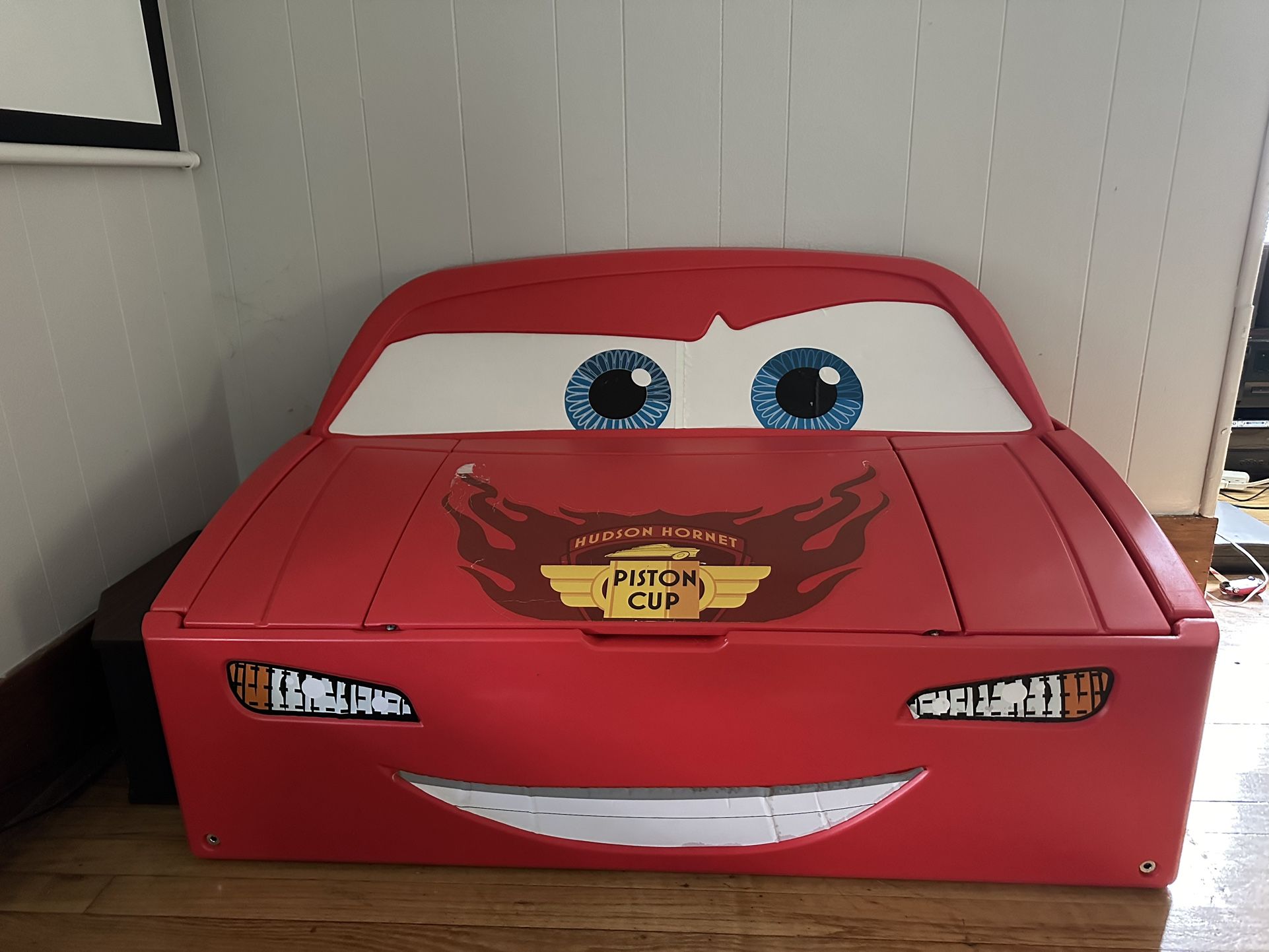 Delta Children Lightning McQueen Toddler and Twin Bed with Toy Box