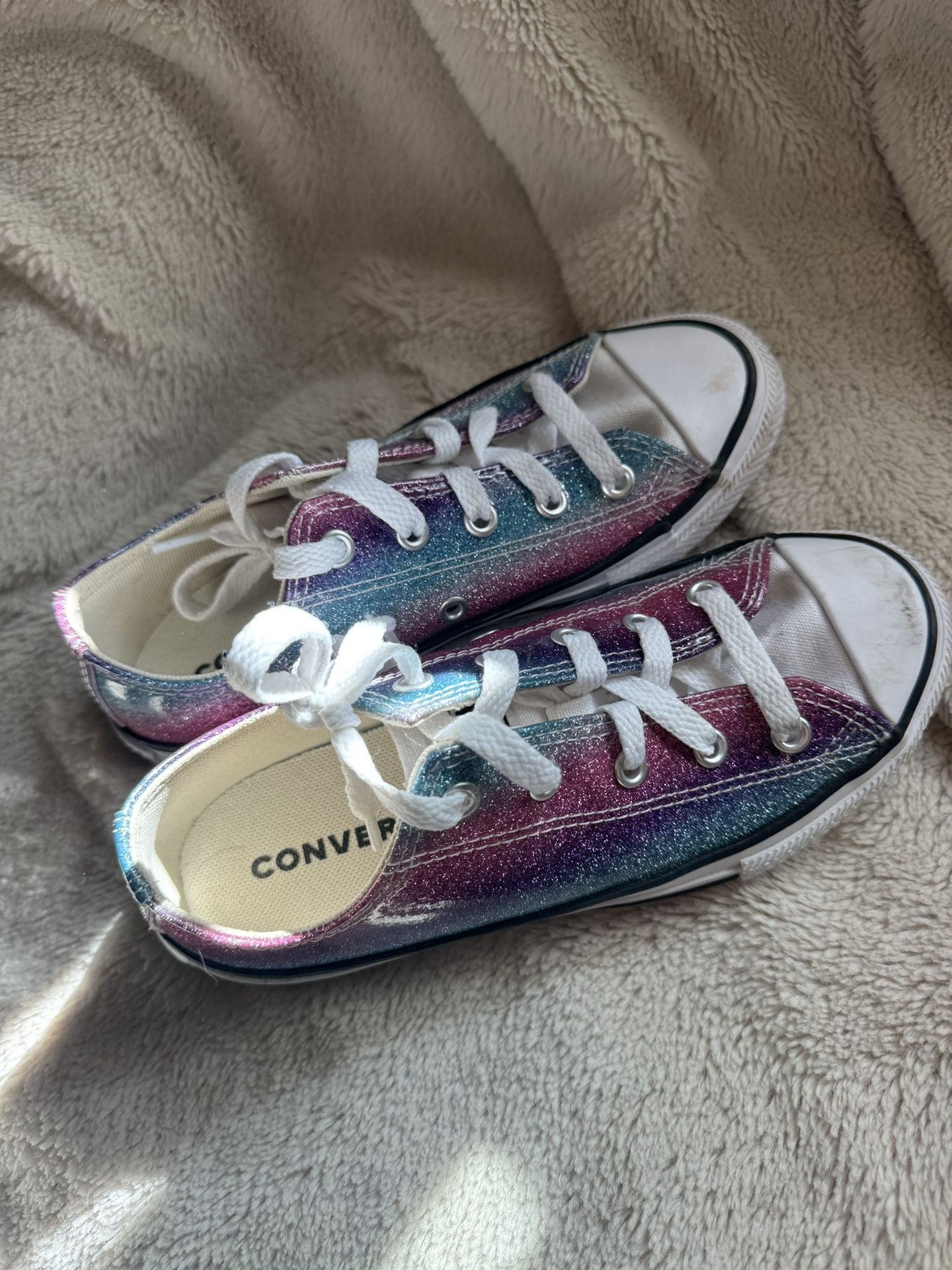 Converse Girls
