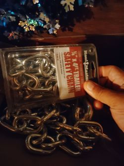 Towing bar lights and chains