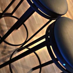 (NEW!!!) 4 Barstools Black. 