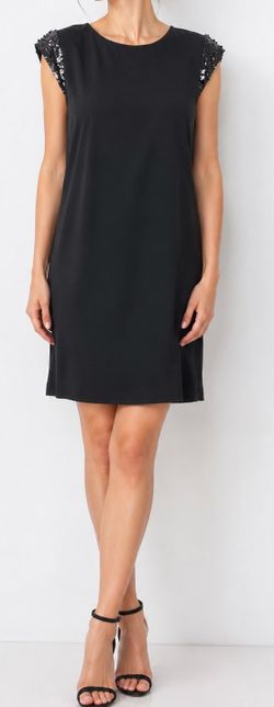 Women's straight-cut dress. Size M. $25.