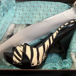 Brand New Shoes Sizs 7.5 Send Offers