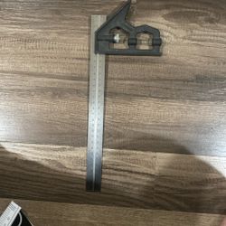 Measuring Tool With Level