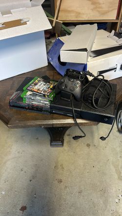 Plays Station And Xbox