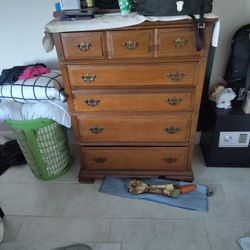 Dresser With Matching Headboard, Footboard And Rails 