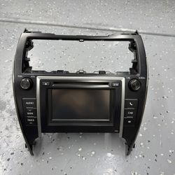 2012 Toyota Camry Radio Am/fm Cd Player Display Receiver 86140-06010