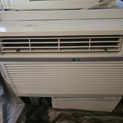 15000 Btu Ac Window Unit Works Great Blows Cold 