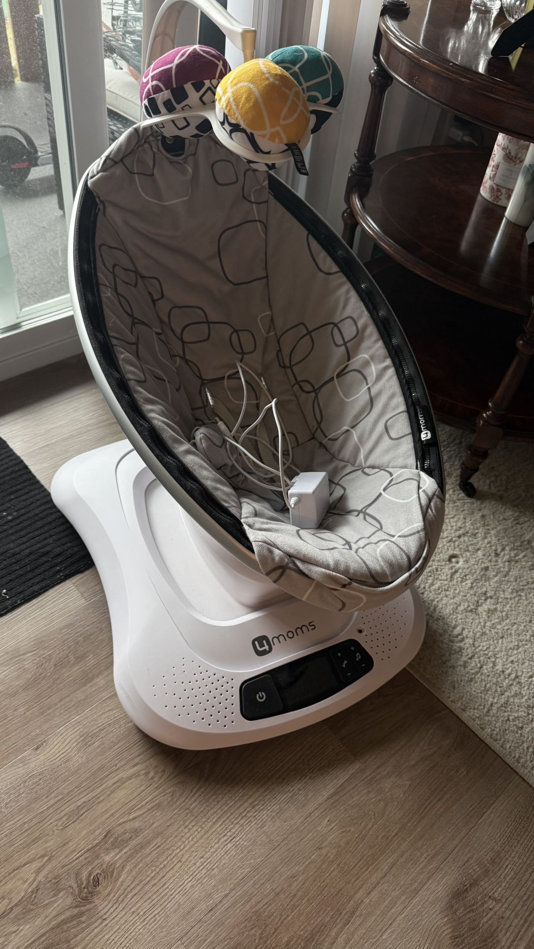 4 Moms Mamaroo