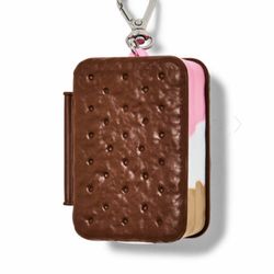 Best seller! BATH & BODY WORKS💕🍦🤎ICE CREAM SANDWICH🤎🍦💕Pocketbac Holder