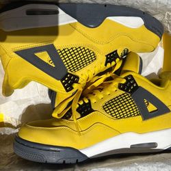 Jordan 4 Lightning Size 8 Used 