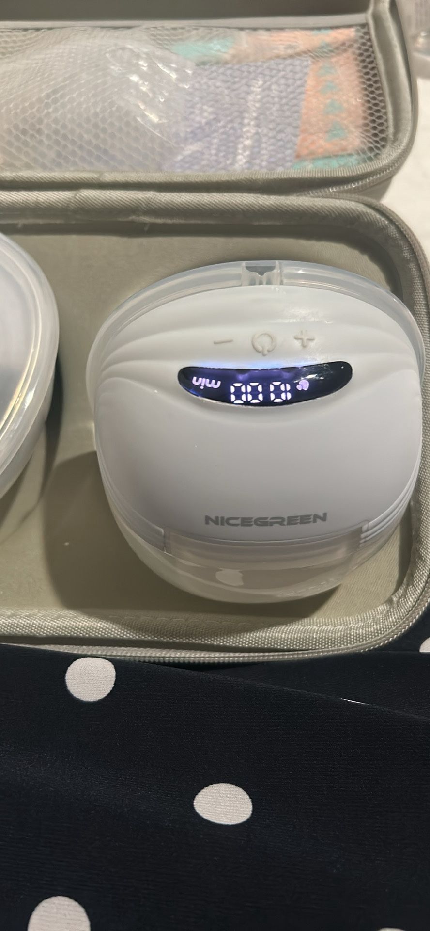 Nice green Wearable Breast Pumps