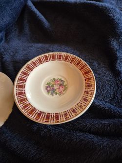 5Homer Laughlin saucers