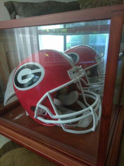Authentic signed Herschel Walker Georgia bulldogs helmet in mirrored case with JSA certificate of authenticity