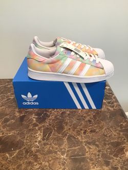 Adidas running superstar women shoes brand new Size 7 firm price