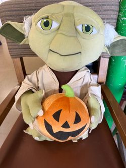 Star Wars Yoda Halloween Plush with Pumpkin