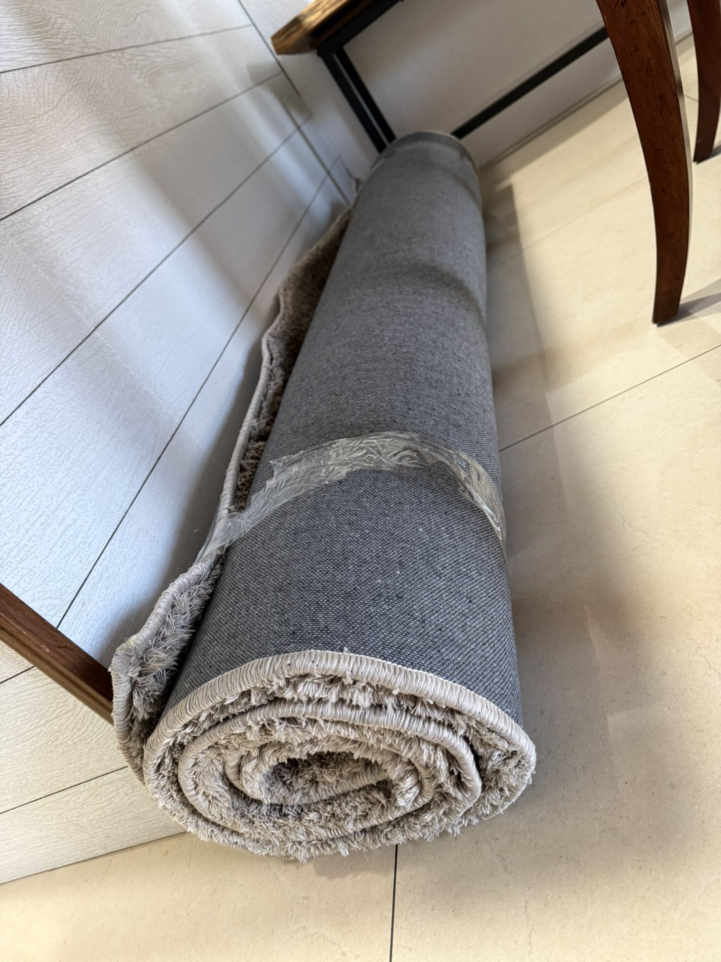 Neutral Shag Area Rug – 5’ x 7’