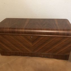 Art Deco Cedar Chest. 1920-1930s Vintage