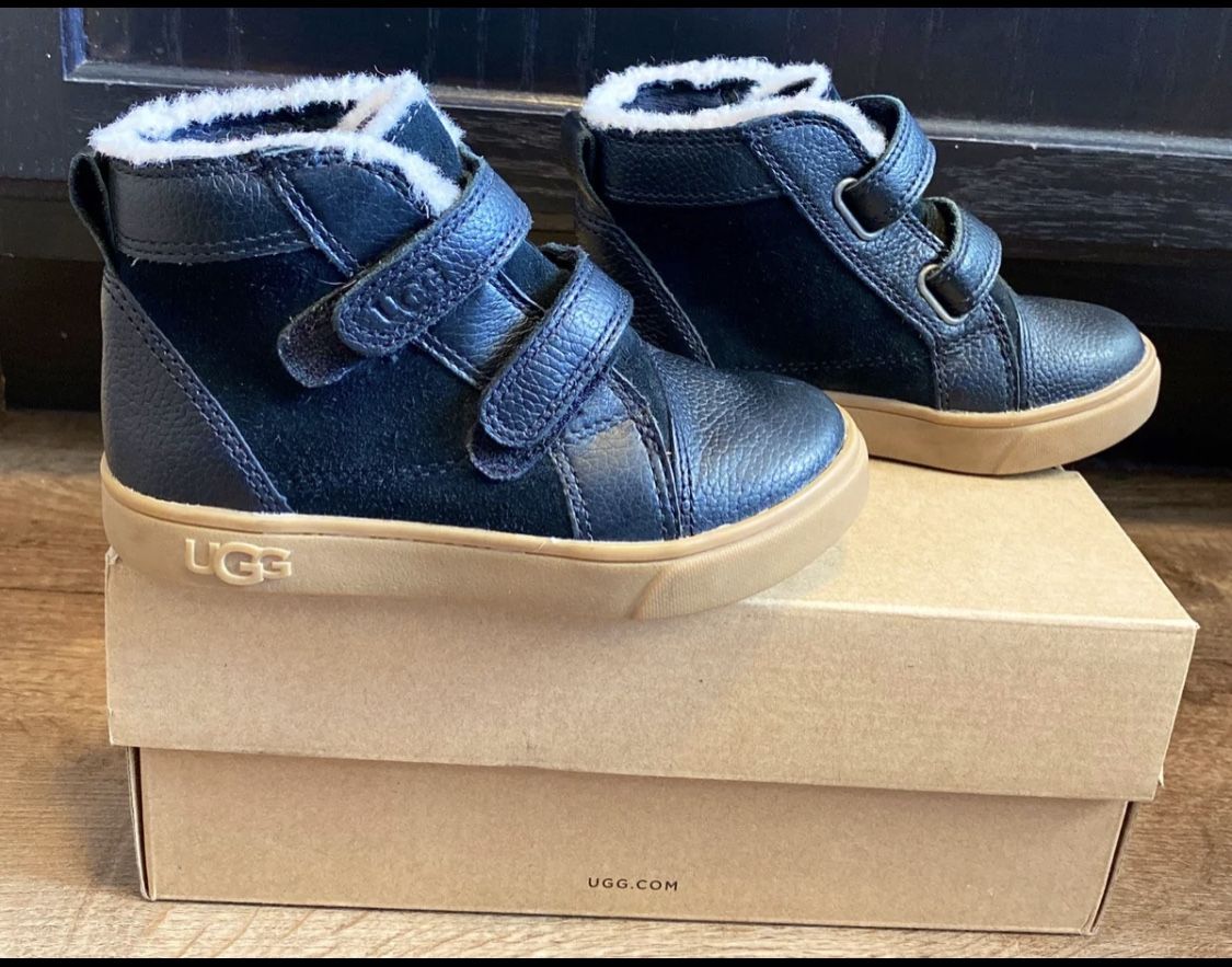 Toddler ugg boots, size 10, Black, Winter Boots