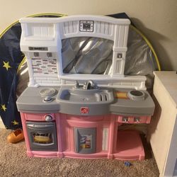 Toy Kitchen 