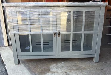 Entertainment Center TV Stand