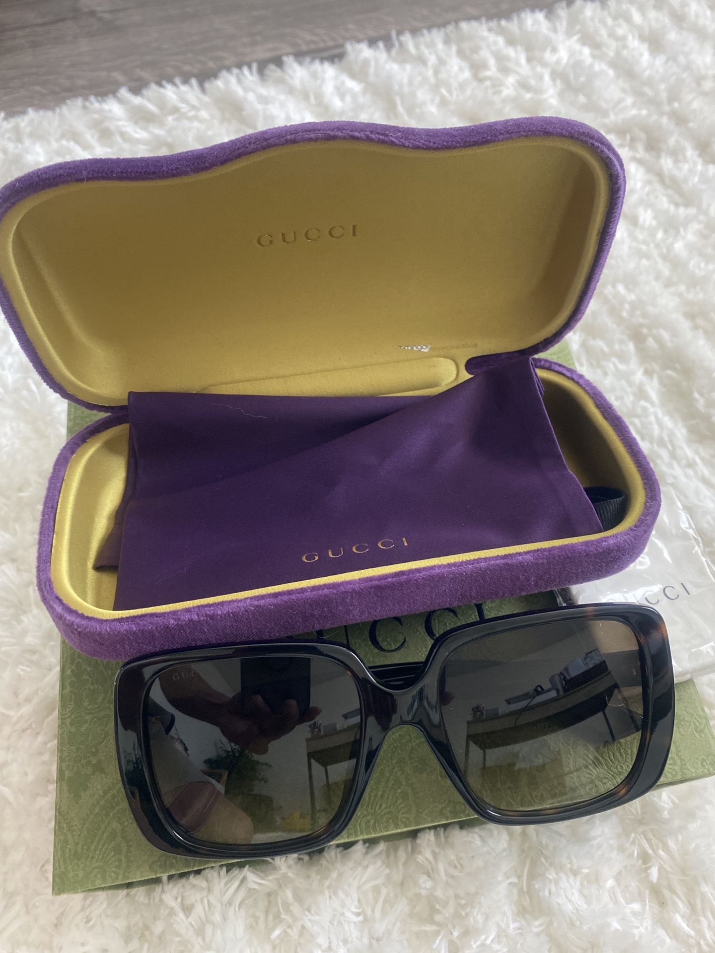 Womens Gucci Shades