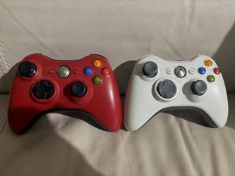 Xbox 360 Wireless Controllers – Red and White