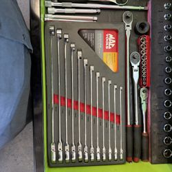Long Ratcheting Wrenches 