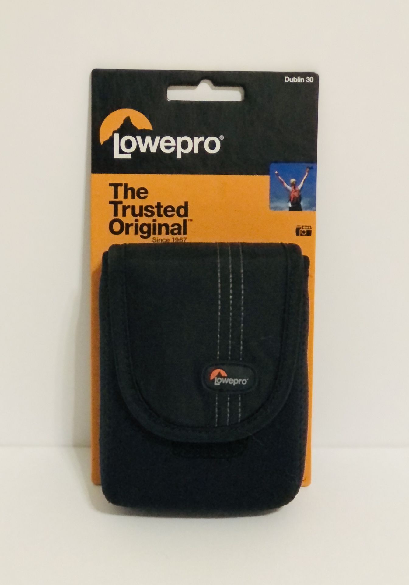 Lowepro Dublin 30 Slim Profile Pouch for Cameras and Compact Video Cameras NEW