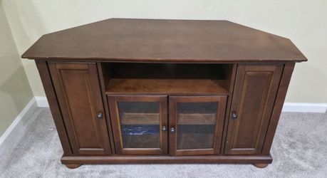 Corner media console or corner entertainment / TV cabinet)